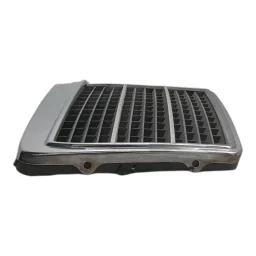 GRADE DIANTEIRA MERCEDES E320 95 A 99 2108880023 AMASSADO