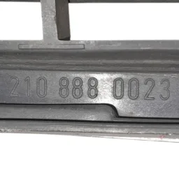 GRADE DIANTEIRA MERCEDES E320 95 A 99 2108880023 AMASSADO
