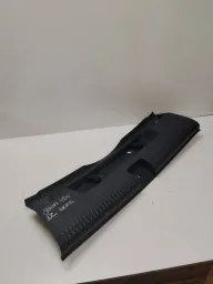 SOLEIRA PORTA MALAS PRETO JETTA SEDAN MK6 2011 2018
