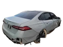 TAMPA TRASEIRA, PORTA, LANTERNA SUCATA BMW Serie 5 530E 2024
