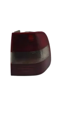 Lanterna Traseira Direita Polo Sedan 2003 a 2006 (canto)