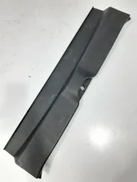 SOLEIRA PORTA MALAS CHRYSLER 300C 2012/2023