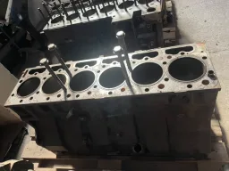 BLOCO MOTOR 25.370 CLM T 6X2 2009 367CV DIESEL