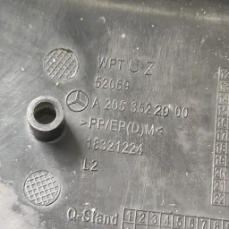 Par Protetor Balança Traseira Mercedes C180 C200 2015 2016 A2053522900 A2053523000