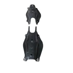 Par Protetor Balança Traseira Mercedes C180 C200 2015 2016 A2053522900 A2053523000