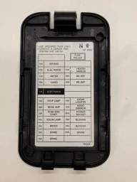 TAMPA CAIXA DE FUSIVEIS NISSAN 370Z 2009 À 2020 669401EA0A