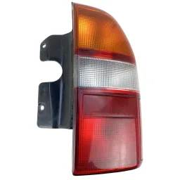 Lanterna Traseira Direita Chevrolet Tracker 2001 a 2004