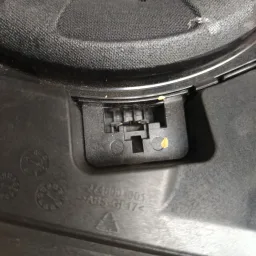 Alto Falante Subwoofer Dianteiro Direito Bmw X1 2013 2014