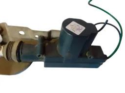 FECHADURA PORTA TRASEIRA DIREITA ÔMEGA 93/98 ELÉTRICA