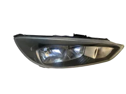 Farol Direito New Fiesta 2014 2015 a 2019 Fumê com detalhes
