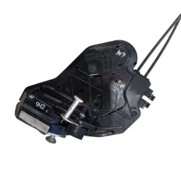 Fechadura Traseira direita Toyota Yaris 2020 2021 2022 2023