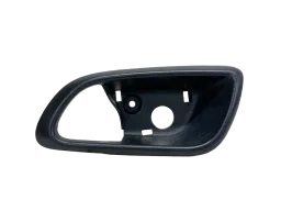 MOLDURA INTERNA MACANETA PORTA TRAS ESQ DODGE JOURNEY 2012