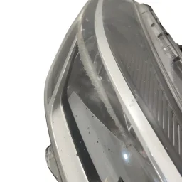 Farol direito Nissan Kicks 2022 2023 2024 260605R10A 260605R40A