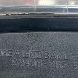 Lanterna Tampa Traseira Direita Santa Fé 2011 A 2013 Detalhe