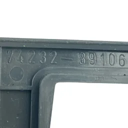 Moldura Comando Vidro Dianteiro Esquerdo Hilux 1990 a 2002 74232-89106