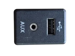 entrada usb auxiliar nissan kicks 2017../2021 795405004