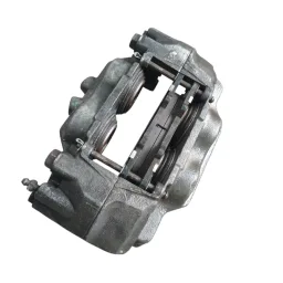 Pinça Dianteira esquerda Toyota Hilux SW4 2020 2021 2022