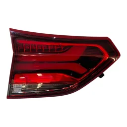 Lanterna Traseira Esquerda Tracker 2020 a 2025 (mala) C/ Led