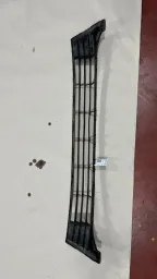 GRADE FRONTAL PARACHOQUE COROLLA 2015 À 2019