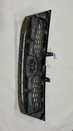 GRADE FRONTAL TOYOTA HILUX 2009 À 2013 DETALHE CROMADO