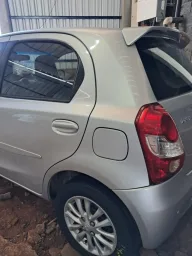Recorte Lateral Traseiro Esquerdo Toyota Etios 2013