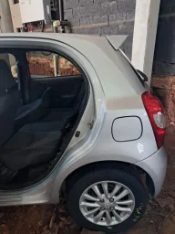 Recorte Lateral Traseiro Esquerdo Toyota Etios 2013