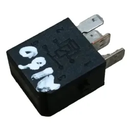 RELE AUXILIAR MERCEDES CLASSE A160 2000