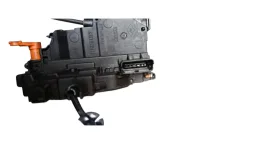 FECHADURA DA PORTA DIANTEIRA LADO ESQUERDO RENAULT 14/26