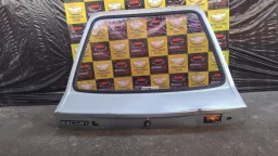 Tampa Traseira Com Vidro Escort 1987 A 1994 Com Detalhe