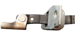 LIMITADOR PORTA TRASEIRA DIREITA HILUX SW4 2016 A 2020