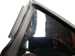 VIDRO FIXO PORTA TRASEIRA DIREITA HILUX SW4 12/14