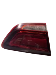 Lanterna Tampa Traseira Esquerda GM Cobalt 2016 a 2020 Orig