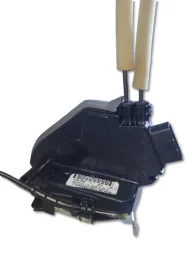 FECHADURA PORTA TRASEIRA DIREITA SENTRA KICKS 2014/..