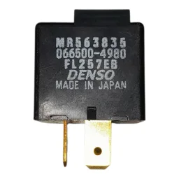 RELÉ CAIXA FUSÍVEL MITSUBISHI MR563835 3 PINOS