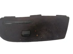 ACABAMENTO PORTA MALAS DIREITO AUDI A3 1997 2005 8L0863990A