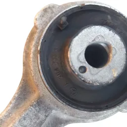 braço curvo dianteiro direito Mercedes C180 C200 C250 2013