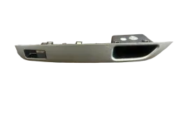 Moldura Botão Vidro Tras Direito Nissan Grand Livina 09/2014