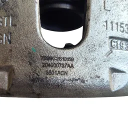 Pinça dianteira esquerda Chery Tiggo 8 2021 2022 2023 2024
