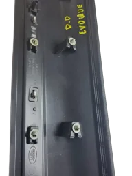 FRISO PORTA DIANT DIREITA LAND ROVER EVOQUE 12 A 19 DETALHE