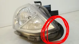 Farol Direito Versa 2015 a 2020 C/Avaria