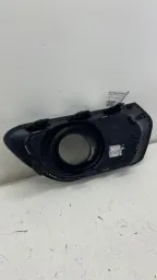 MOLDURA FAROL MILHA DIREITO SANDERO 2014 A 2019 261A25086R