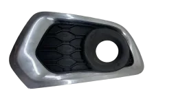 GRADE FAROL MILHA ESQUERDO SANDERO 2014 A 2019 PARALELA