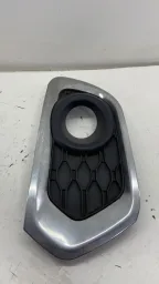 GRADE FAROL MILHA DIREITA SANDERO 2014 A 2019
