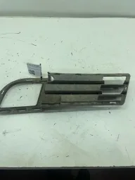MOLDURA FAROL MILHA DIREITO ASTRA 1998 À 2011