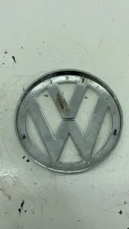 EMBLEMA FRONTAL VOLKSWAGEN FOX CROMADO