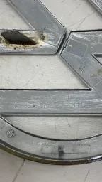 EMBLEMA FRONTAL VOLKSWAGEN FOX CROMADO