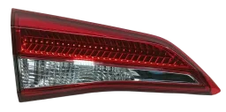 Lanterna Traseira Esquerda Yaris Sedan 2019 a 2025 (mala)