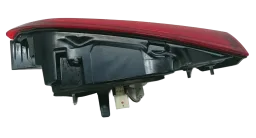 Lanterna Traseira Esquerda Yaris Sedan 2019 a 2025 (mala)
