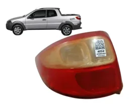 Lanterna traseira esquerda Fiat Strada 2013 a 2017