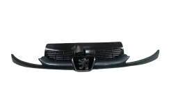 Grade Superior Parachoque Peugeot 206 1999 á 2006 9628934280